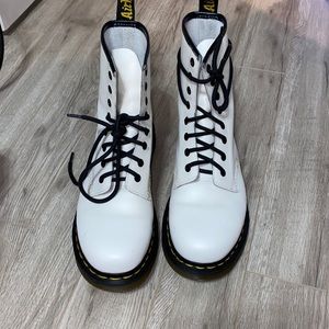 GENTLY USED WHITE DR.MARTENS Airware
